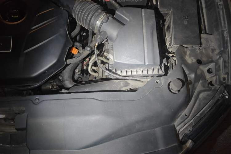 Used Lincoln Continental 2018 2.0T Two-Wheel Drive Prestige Edition Engine Bay Left