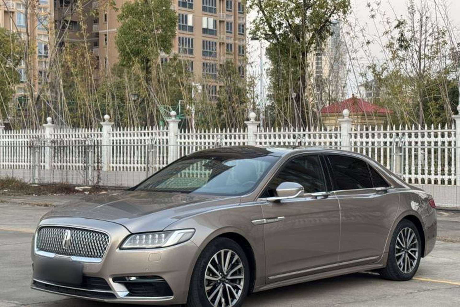 Used Lincoln Continental 2018 2.0T Two-Wheel Drive Deluxe Edition Front Left 45 Deg