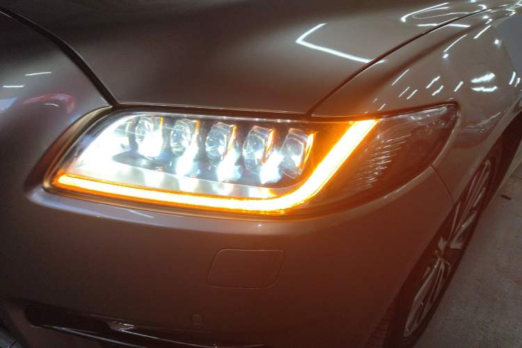 Used Lincoln Continental 2018 2.0T Two-Wheel Drive Deluxe Edition Left Front Headlight