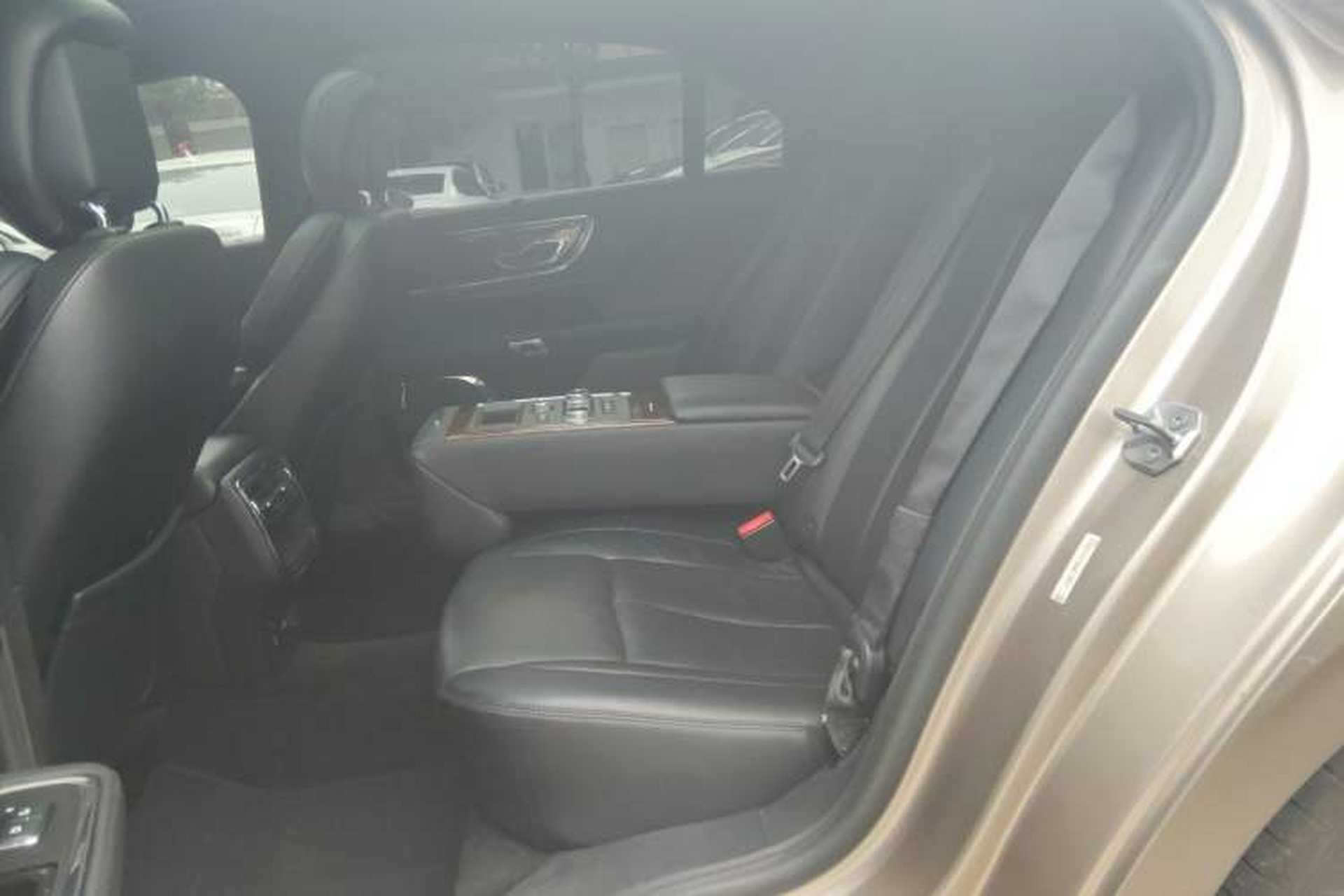 Used Lincoln Continental 2018 2.0T Two-Wheel Drive Luxury Edition Left Rear Seat