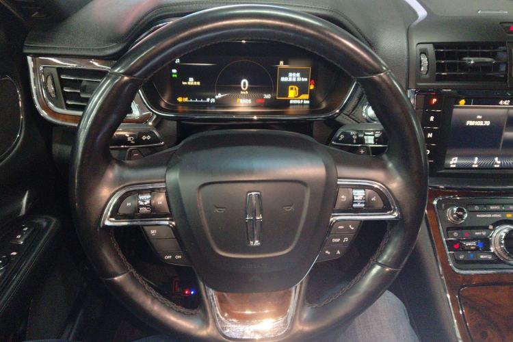 Used Lincoln Continental 2018 2.0T Two-Wheel Drive Deluxe Edition Steering Wheel