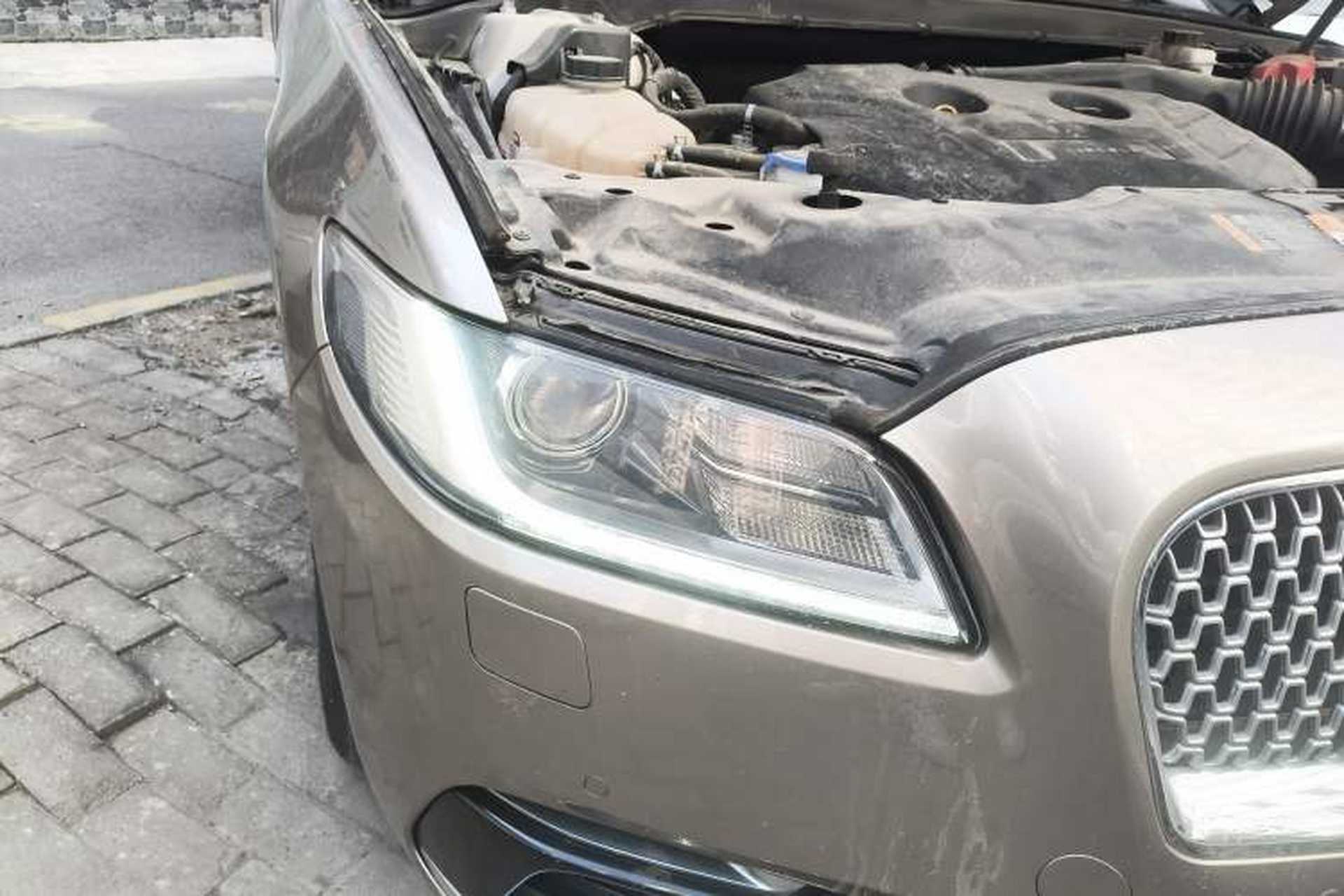Used Lincoln Continental 2018 2.0T Two-Wheel Drive Zunyue Edition Right Front Headlight
