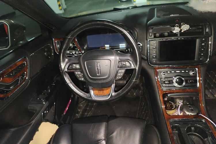 Used Lincoln Continental 2018 2.0T Two-Wheel Drive Prestige Edition Steering Wheel
