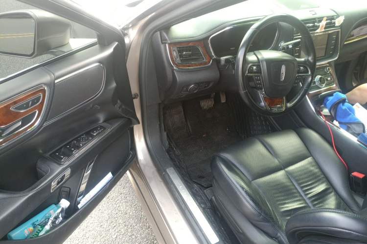 Used Lincoln Continental 2018 2.0T Two-Wheel Drive Deluxe Edition Driver Seat