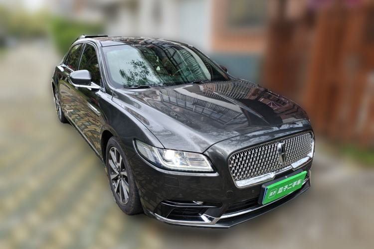 Used Lincoln Continental 2018 2.0T Two-Wheel Drive Deluxe Edition Front Right 45 Deg