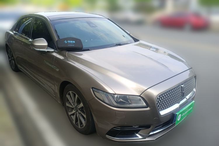 Used Lincoln Continental 2018 2.0T Two-Wheel Drive Deluxe Edition Front Right 45 Deg