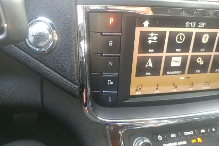 Used Lincoln Continental 2018 2.0T Two-Wheel Drive Deluxe Edition Gear Lever