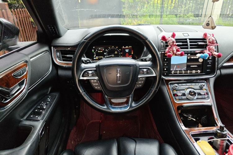 Used Lincoln Continental 2018 2.0T Two-Wheel Drive Deluxe Edition Steering Wheel