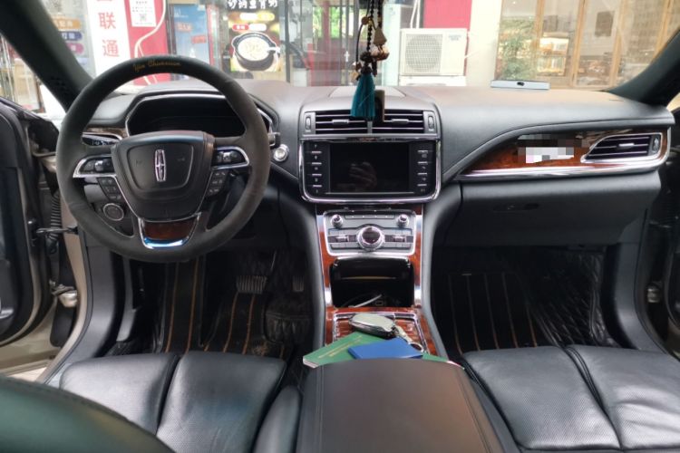 Used Lincoln Continental 2018 3.0T Four-Wheel Drive Prestige Edition Center Console