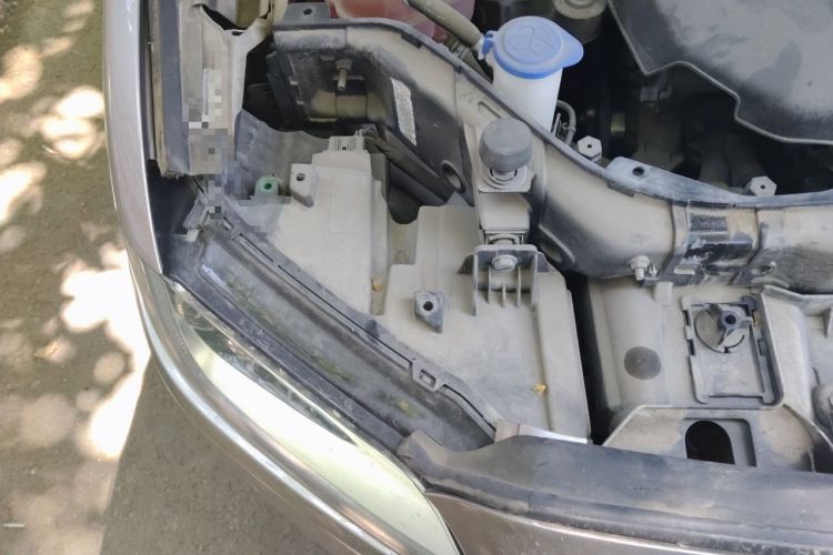 Used Lincoln Continental 2018 2.0T Two-Wheel Drive Luxury Edition Engine Bay Right