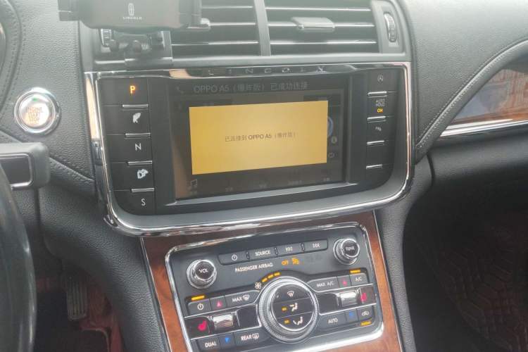Used Lincoln Continental 2018 2.0T Two-Wheel Drive Zunyue Edition Audio And AC Panel