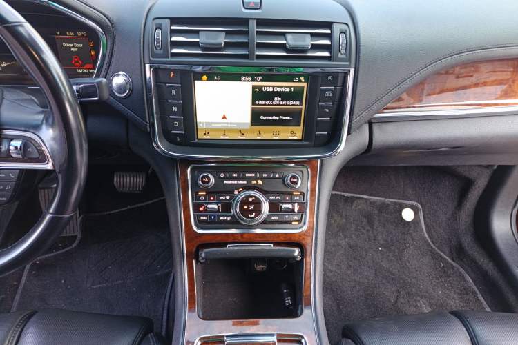 Used Lincoln Continental 2018 2.0T Two-Wheel Drive Deluxe Edition Audio And AC Panel