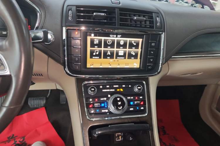 Used Lincoln Continental 2018 3.0T Four-Wheel Drive Prestige Edition Audio And AC Panel