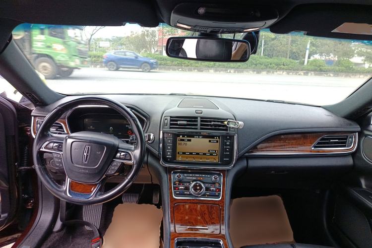 Used Lincoln Continental 2018 2.0T Two-Wheel Drive Deluxe Edition Center Console