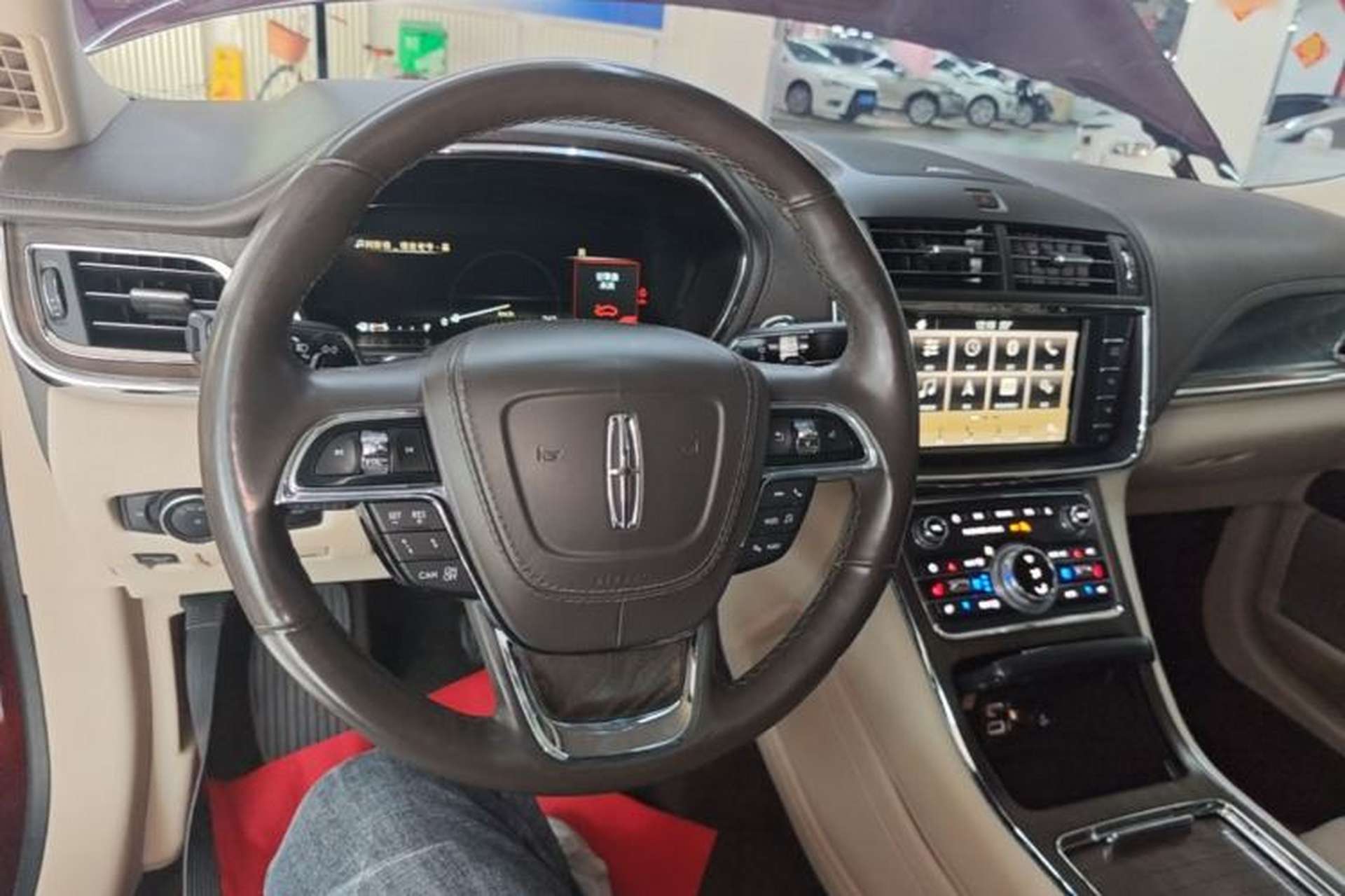 Used Lincoln Continental 2018 3.0T Four-Wheel Drive Prestige Edition Center Console
