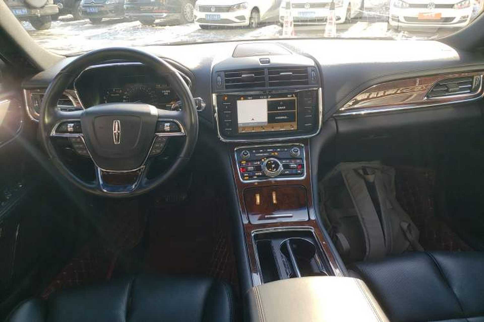 Used Lincoln Continental 2018 2.0T Two-Wheel Drive Deluxe Edition Center Console