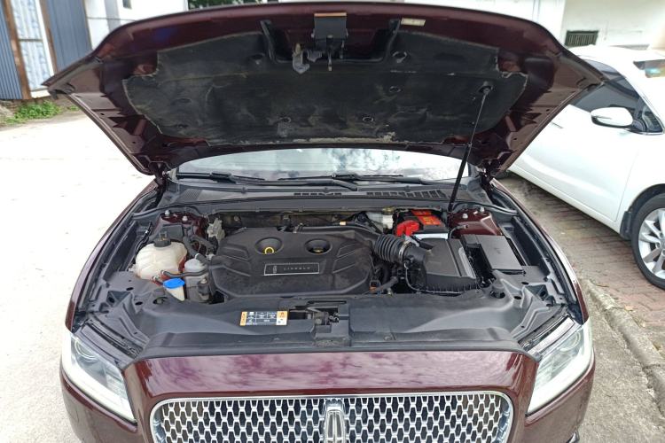 Used Lincoln Continental 2018 2.0T Two-Wheel Drive Deluxe Edition Engine Bay