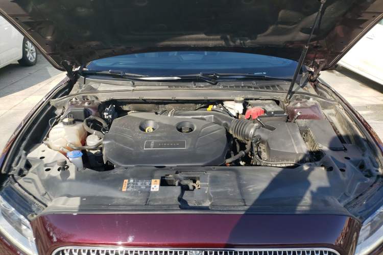 Used Lincoln Continental 2018 2.0T Two-Wheel Drive Deluxe Edition Engine Bay