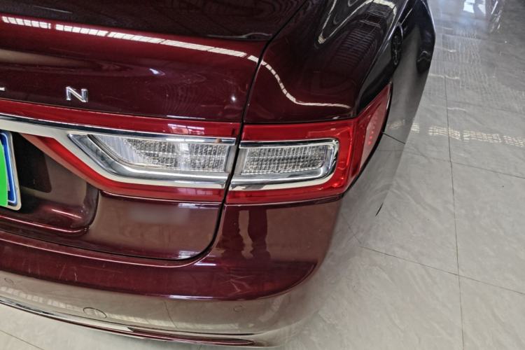 Used Lincoln Continental 2018 2.0T Two-Wheel Drive Luxury Edition Exterior 3