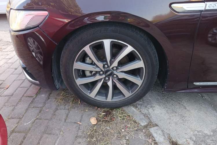 Used Lincoln Continental 2018 2.0T Two-Wheel Drive Deluxe Edition Left Front Wheel Hub