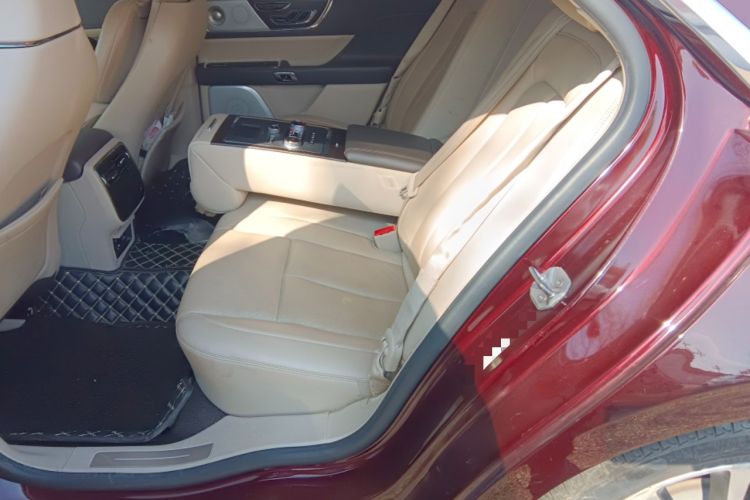Used Lincoln Continental 2018 3.0T Four-Wheel Drive Prestige Edition Left Rear Seat