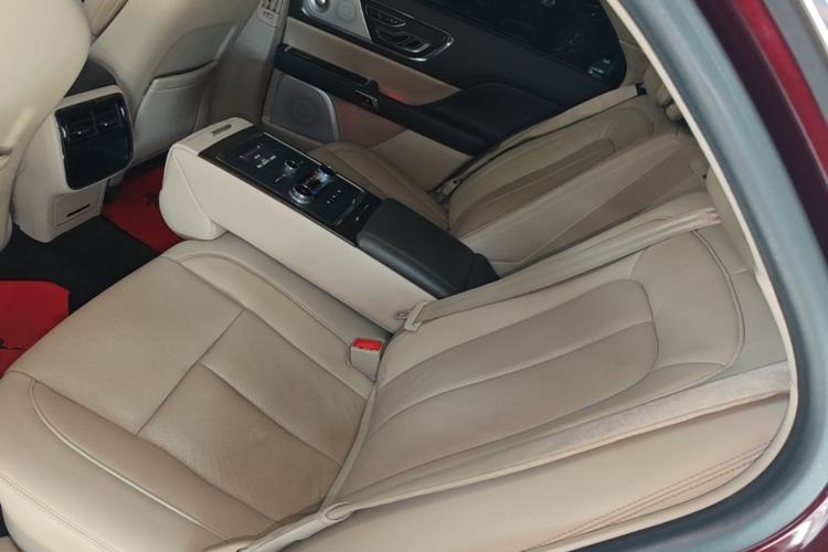 Used Lincoln Continental 2018 3.0T Four-Wheel Drive Prestige Edition Left Rear Seat