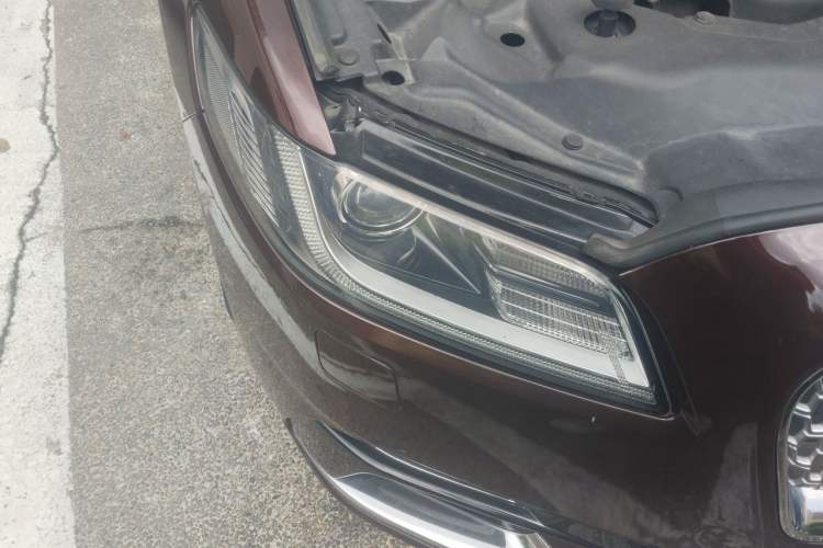 Used Lincoln Continental 2018 2.0T Two-Wheel Drive Zunyue Edition Right Front Headlight