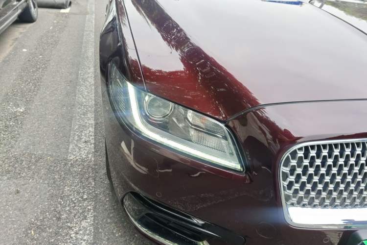 Used Lincoln Continental 2018 2.0T Two-Wheel Drive Deluxe Edition Right Front Headlight