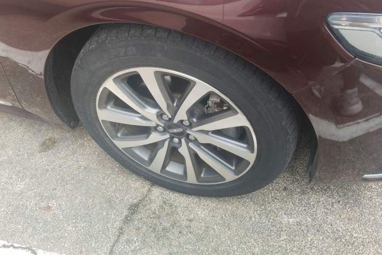 Used Lincoln Continental 2018 2.0T Two-Wheel Drive Zunyue Edition Right Front Wheel Hub