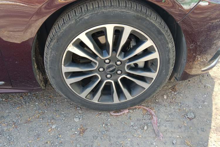 Used Lincoln Continental 2018 3.0T Four-Wheel Drive Prestige Edition Right Front Wheel Hub