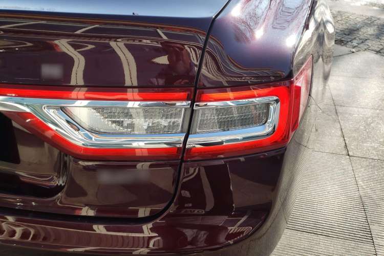 Used Lincoln Continental 2018 2.0T Two-Wheel Drive Deluxe Edition Right Rear Taillight