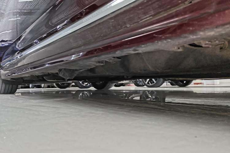 Used Lincoln Continental 2018 2.0T Two-Wheel Drive Luxury Edition Right Side Sill