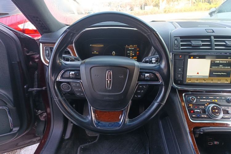 Used Lincoln Continental 2018 2.0T Two-Wheel Drive Deluxe Edition Steering Wheel