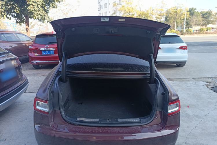 Used Lincoln Continental 2018 2.0T Two-Wheel Drive Deluxe Edition Trunk