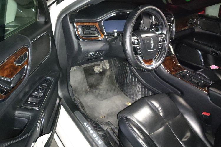 Used Lincoln Continental 2018 2.0T Two-Wheel Drive Deluxe Edition Driver Seat