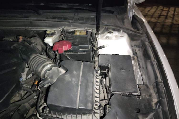 Used Lincoln Continental 2018 2.0T Two-Wheel Drive Deluxe Edition Engine Bay Left