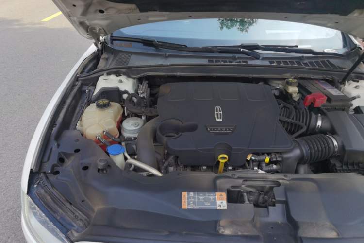 Used Lincoln Continental 2018 3.0T Four-Wheel Drive Prestige Edition Engine Bay Right