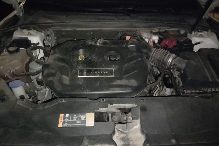 Used Lincoln Continental 2018 2.0T Two-Wheel Drive Deluxe Edition Engine Bay