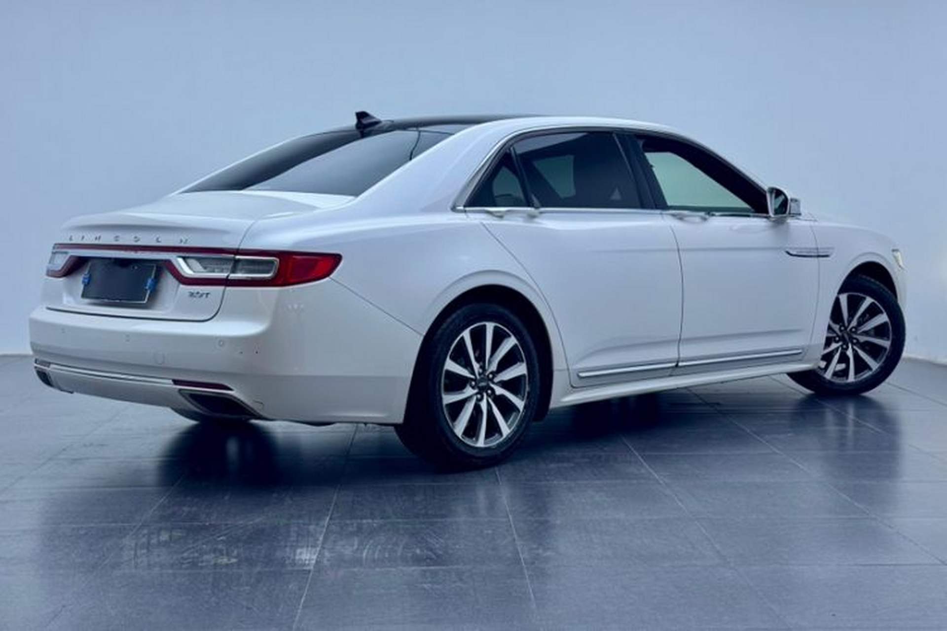 Used Lincoln Continental 2018 2.0T Two-Wheel Drive Deluxe Edition Exterior 2