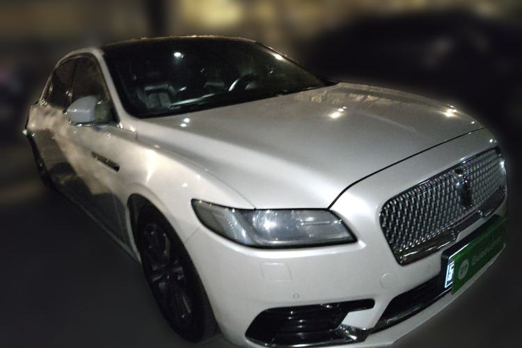 Used Lincoln Continental 2018 2.0T Two-Wheel Drive Deluxe Edition Front Right 45 Deg