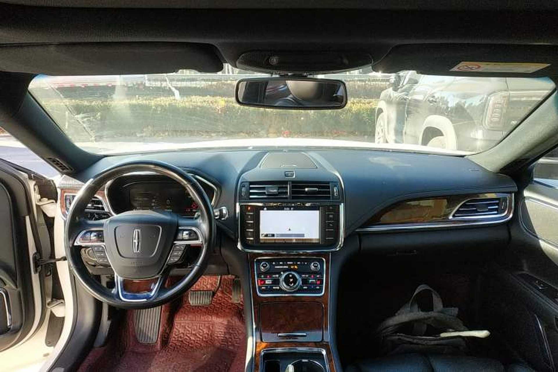 Used Lincoln Continental 2018 2.0T Two-Wheel Drive Deluxe Edition Interior 2