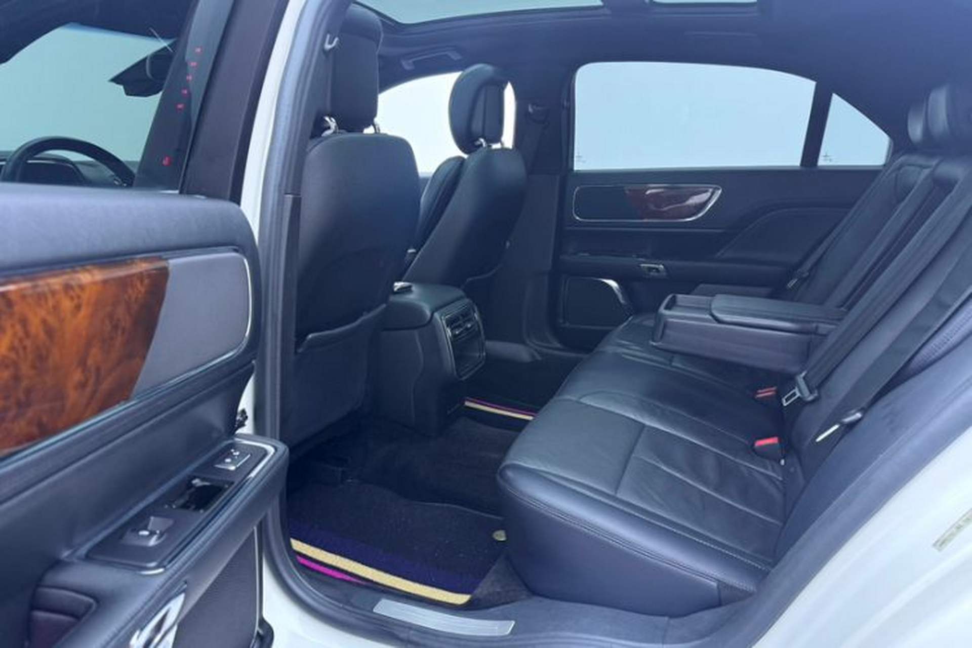 Used Lincoln Continental 2018 2.0T Two-Wheel Drive Deluxe Edition Interior 4