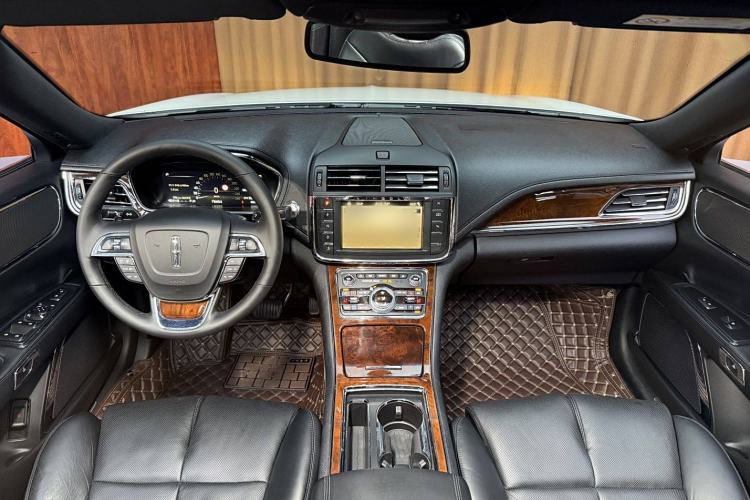 Used Lincoln Continental 2018 2.0T Two-Wheel Drive Deluxe Edition Interior 5