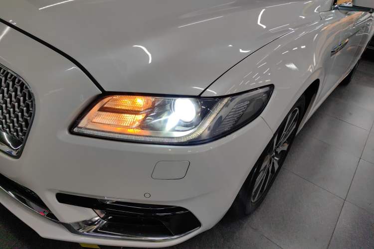 Used Lincoln Continental 2018 2.0T Two-Wheel Drive Deluxe Edition Left Front Headlight