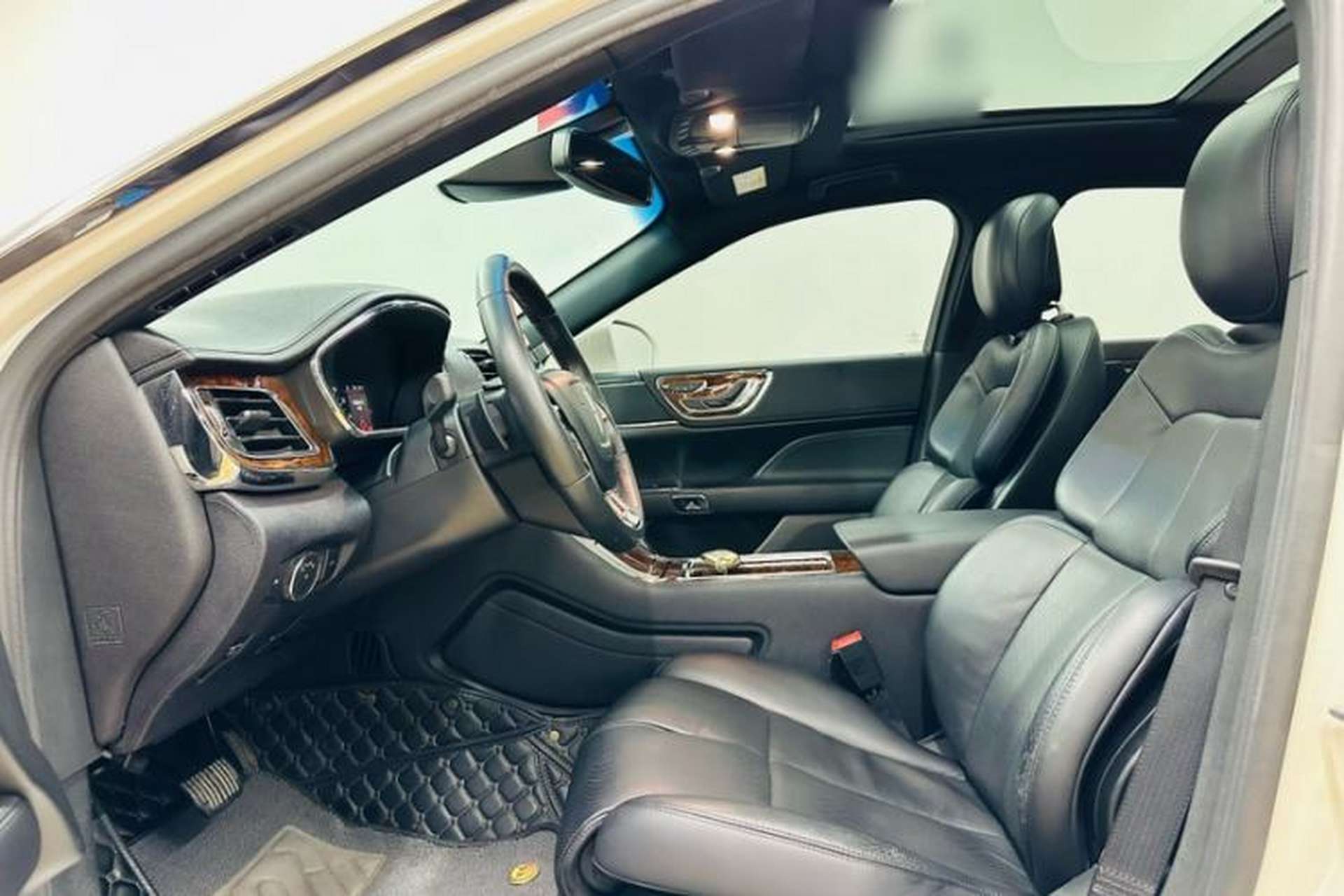 Used Lincoln Continental 2018 2.0T Two-Wheel Drive Deluxe Edition Left Front Seat