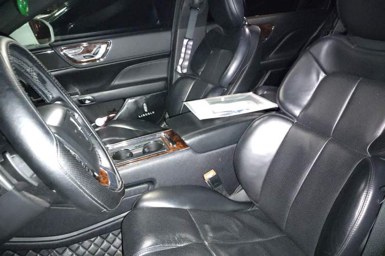 Used Lincoln Continental 2018 2.0T Two-Wheel Drive Deluxe Edition Left Front Seat
