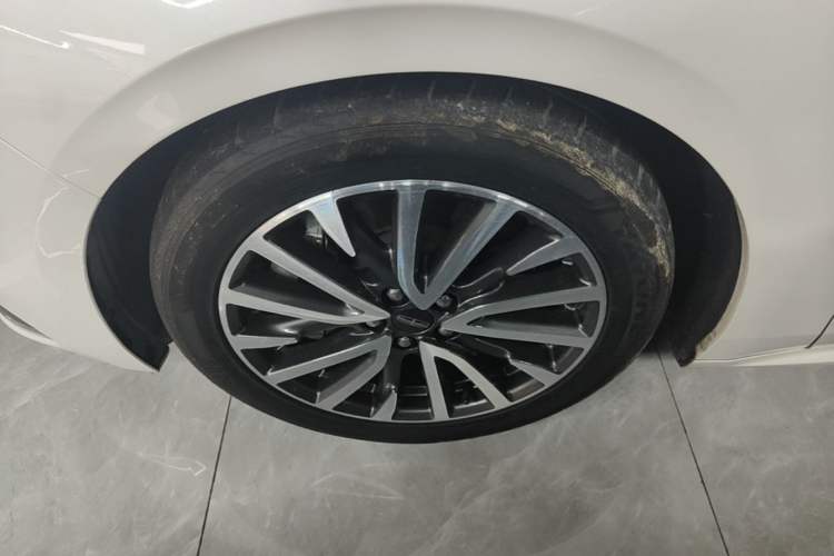 Used Lincoln Continental 2018 2.0T Two-Wheel Drive Luxury Edition Left Front Wheel Hub