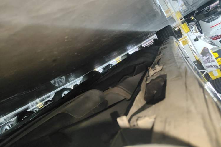 Used Lincoln Continental 2018 2.0T Two-Wheel Drive Luxury Edition Left Side Sill