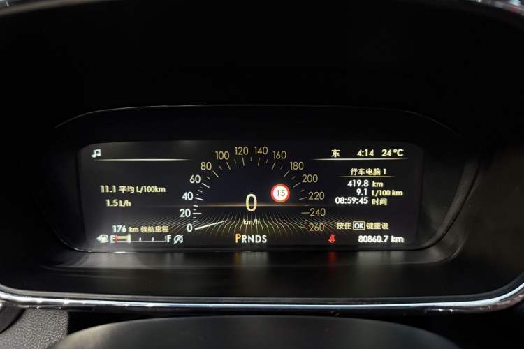 Used Lincoln Continental 2018 2.0T Two-Wheel Drive Deluxe Edition Odometer Close Up