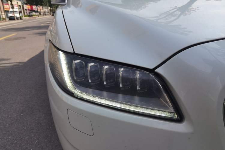 Used Lincoln Continental 2018 3.0T Four-Wheel Drive Prestige Edition Right Front Headlight